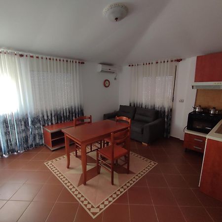 Summer Gate Apartment Sarandë Eksteriør billede