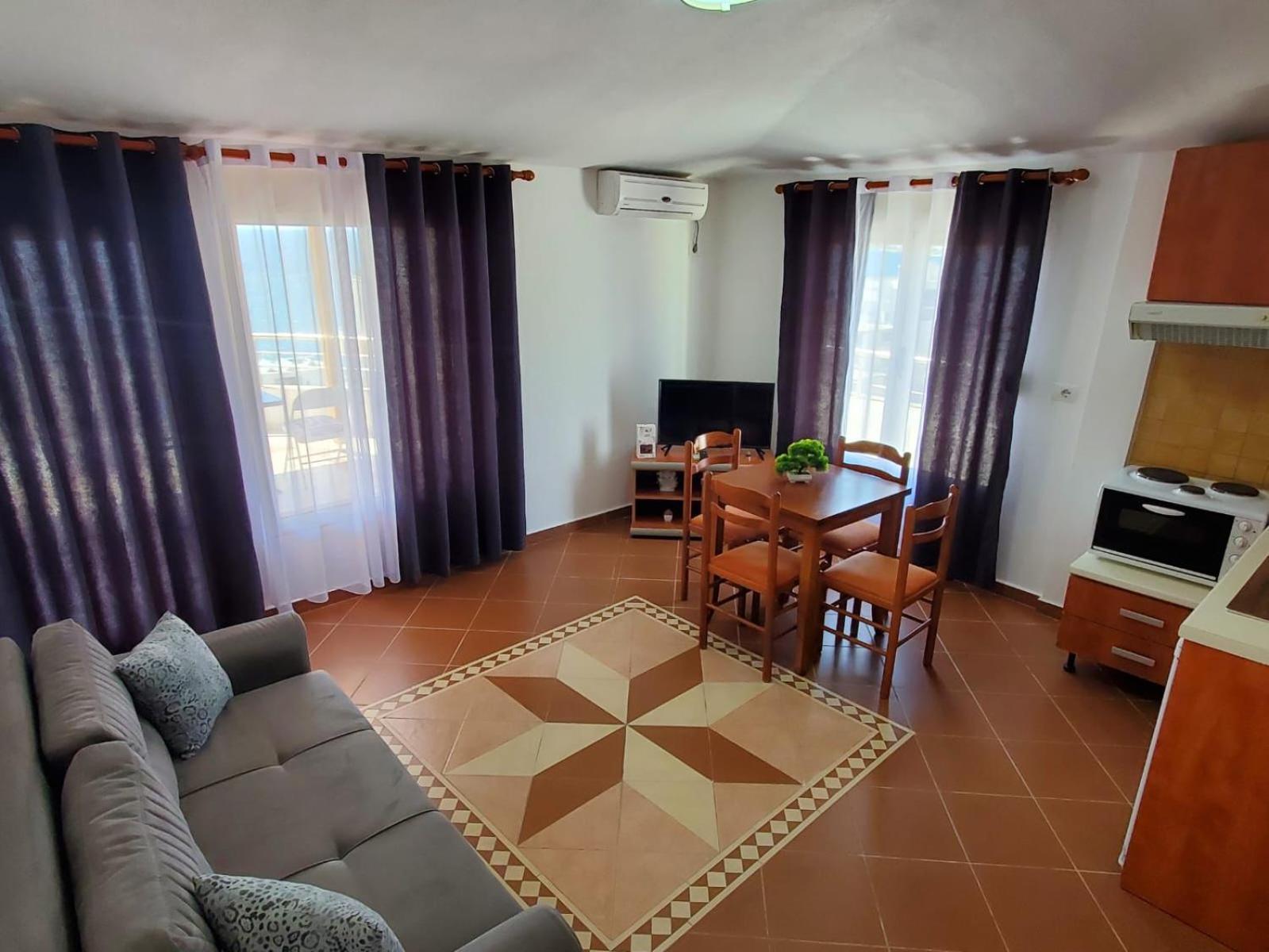 Summer Gate Apartment Sarandë Eksteriør billede
