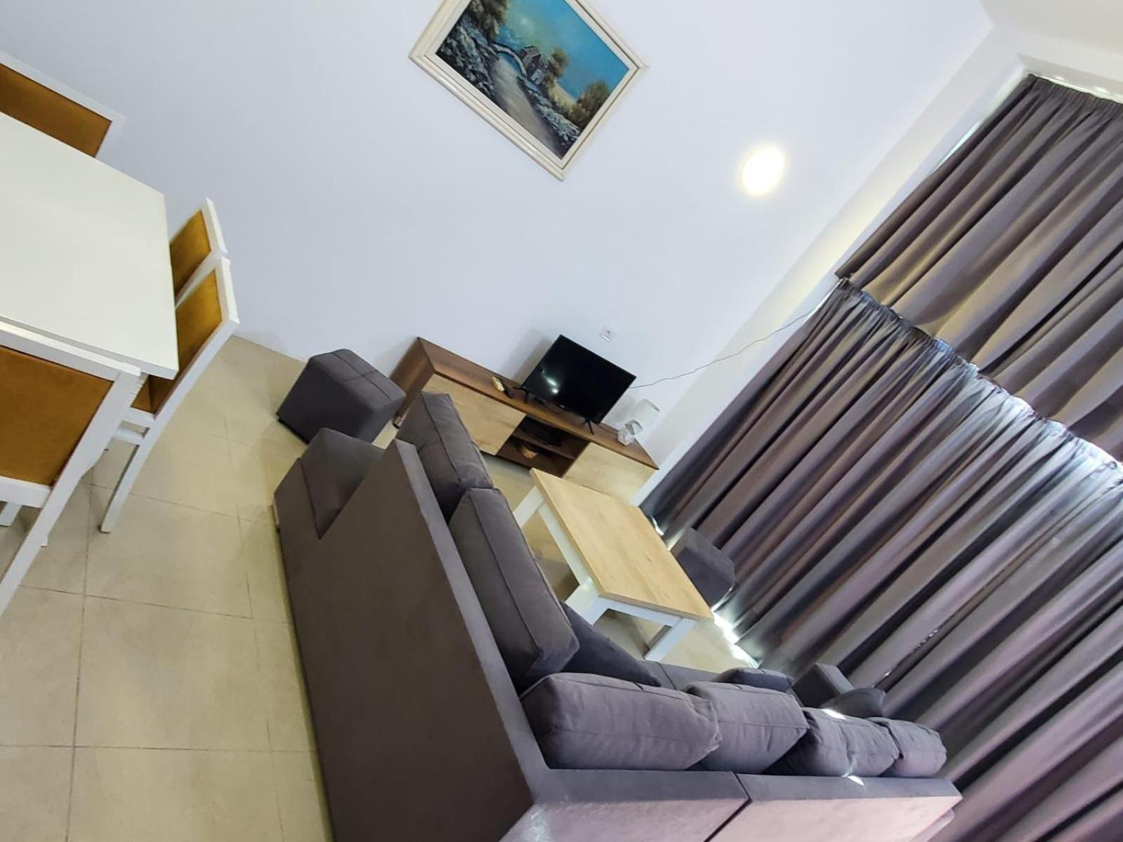 Summer Gate Apartment Sarandë Eksteriør billede