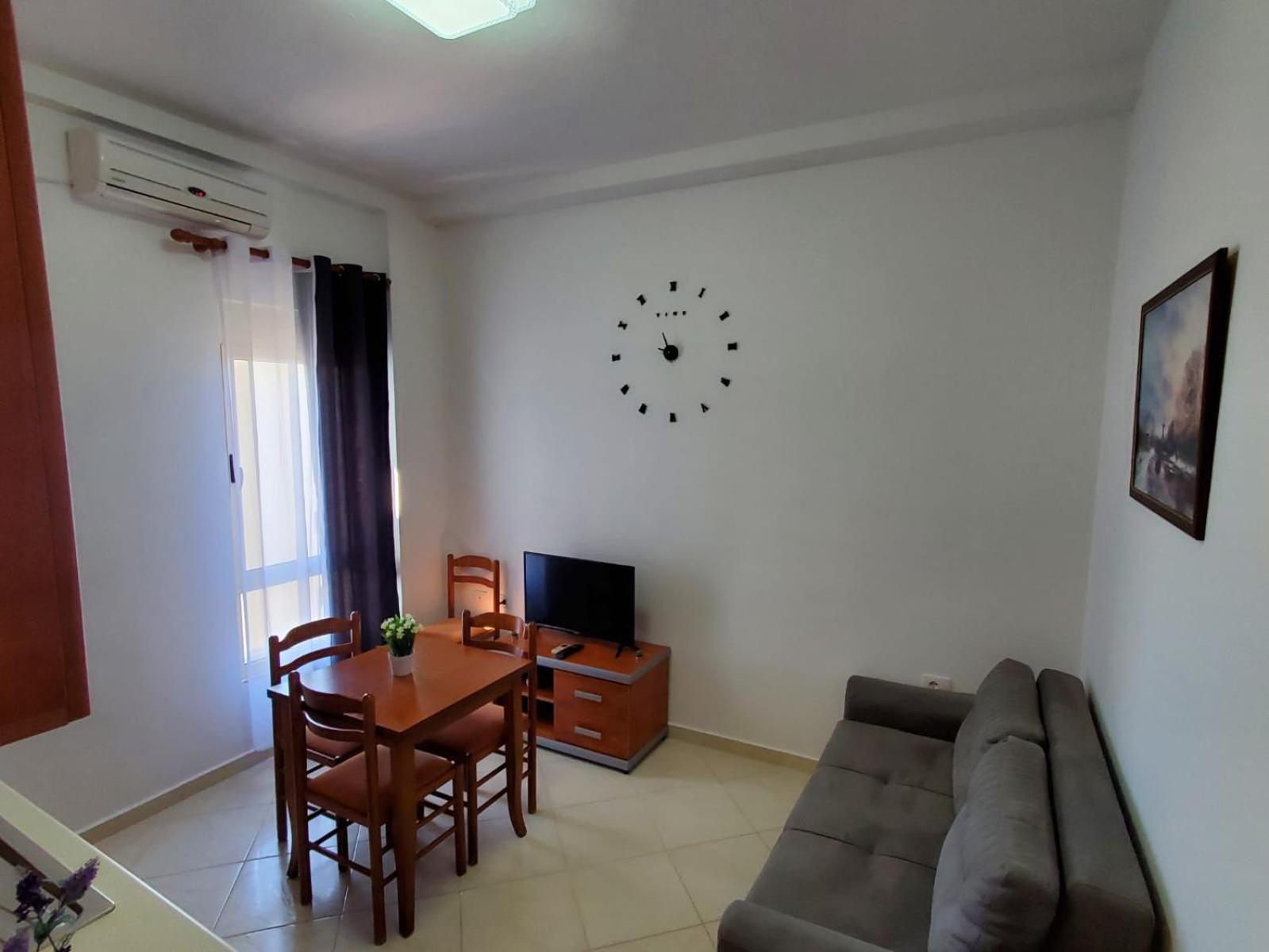 Summer Gate Apartment Sarandë Eksteriør billede