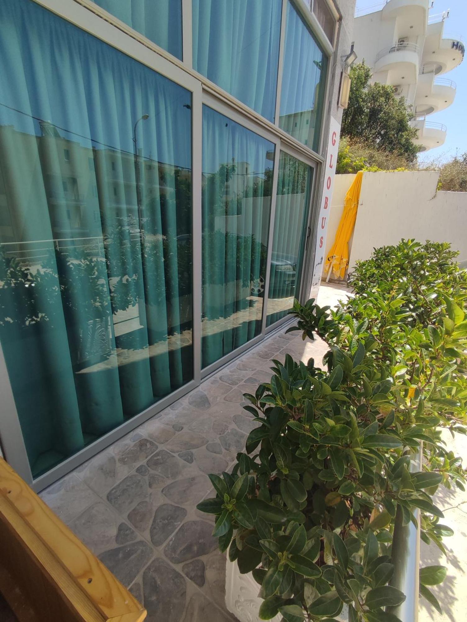 Summer Gate Apartment Sarandë Eksteriør billede