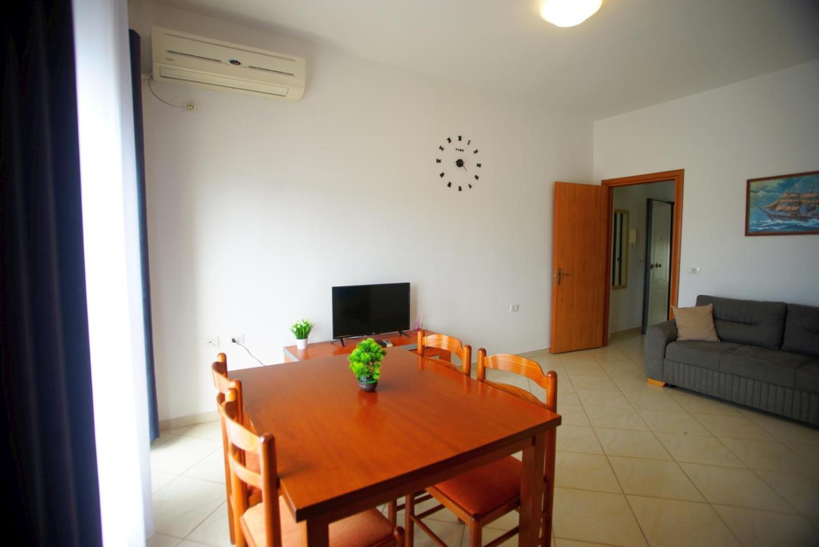 Summer Gate Apartment Sarandë Eksteriør billede