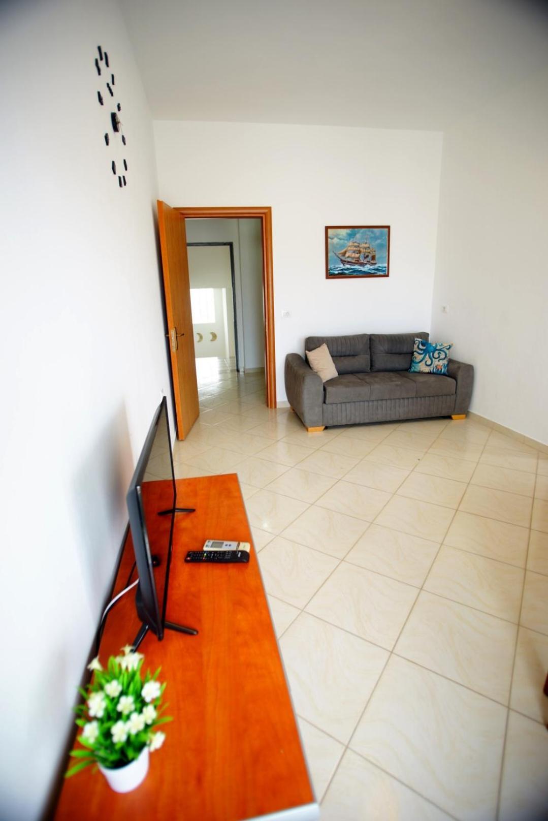 Summer Gate Apartment Sarandë Eksteriør billede
